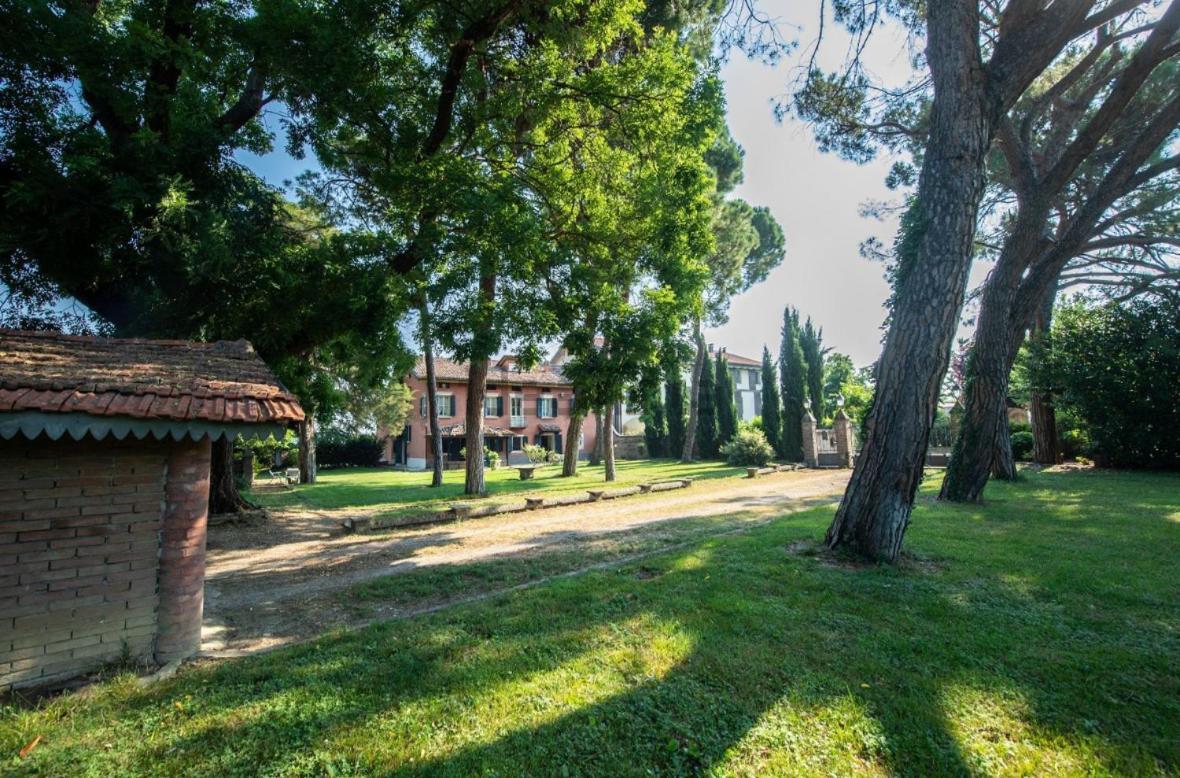 Villa Ottocentesca Immersa Nel Verde Montecavolo Екстериор снимка