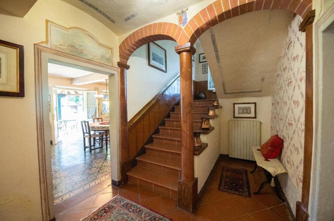 Villa Ottocentesca Immersa Nel Verde Montecavolo Екстериор снимка